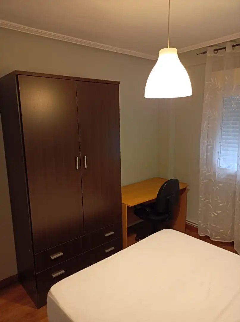 Bedroom of Flat for rent in Oviedo   with Heating, Furnished and Oven