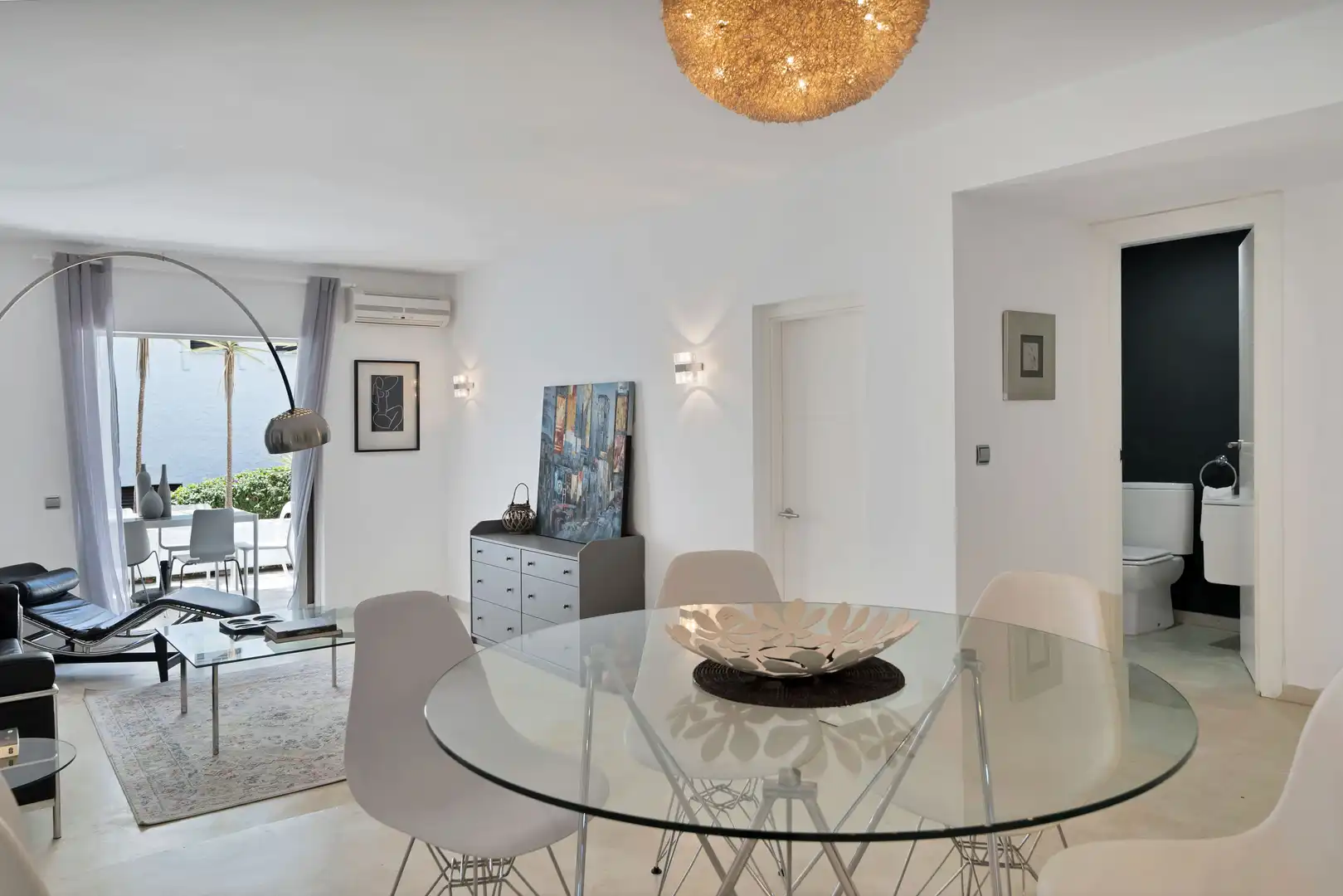 Comedor de Dúplex de alquiler en Marbella con Jardín privado, Amueblado y Alarma