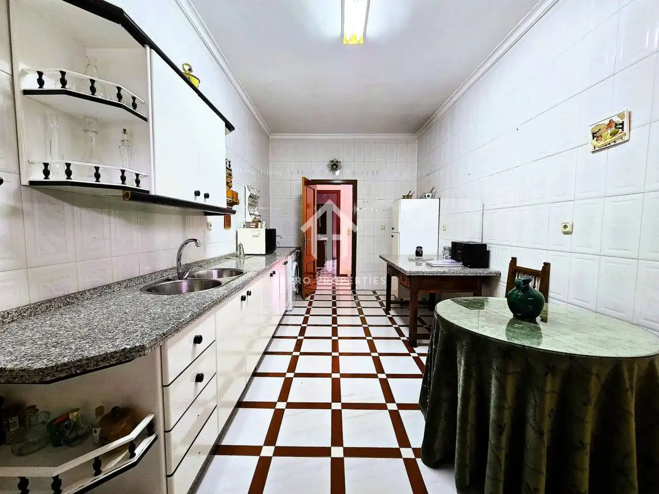 Cuina de Casa o xalet en venda en Algarinejo amb Aire condicionat i Terrassa