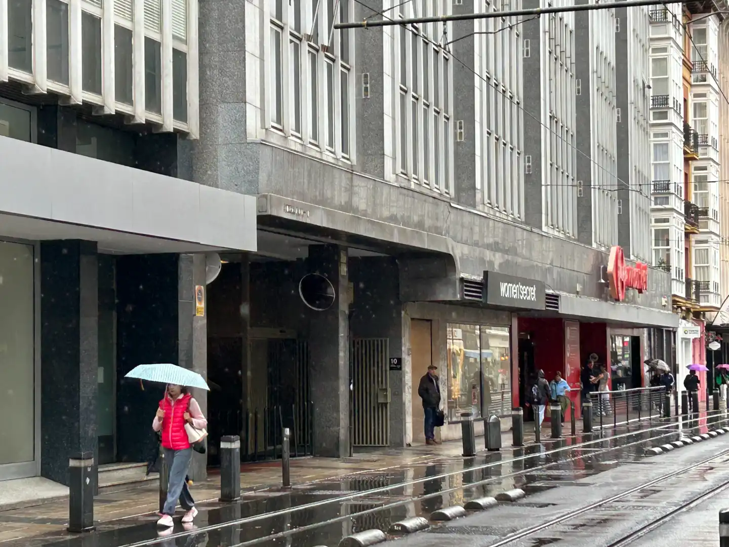 Außenansicht von Büro zur Miete in Vitoria - Gasteiz mit Heizung und Internet