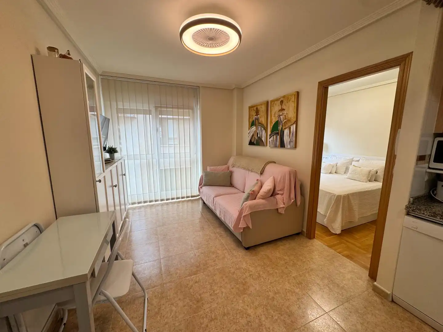 Schlafzimmer von Wohnungen zur Miete in Gozón mit Heizung