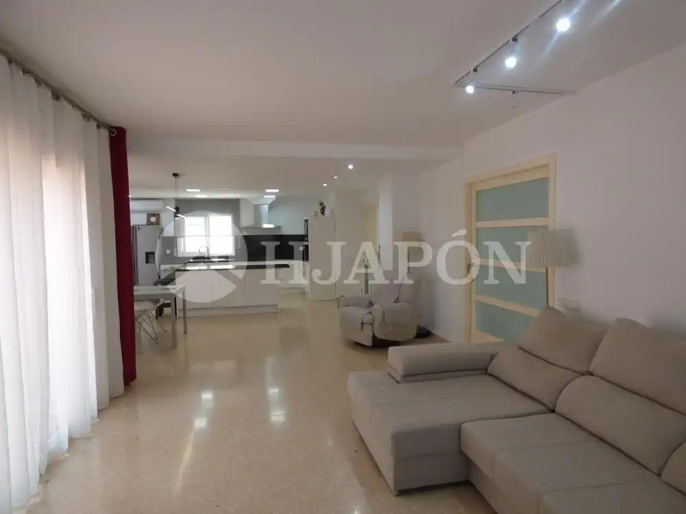 Sala d'estar de Casa o xalet en venda en Alella amb Aire condicionat, Calefacció i Jardí privat