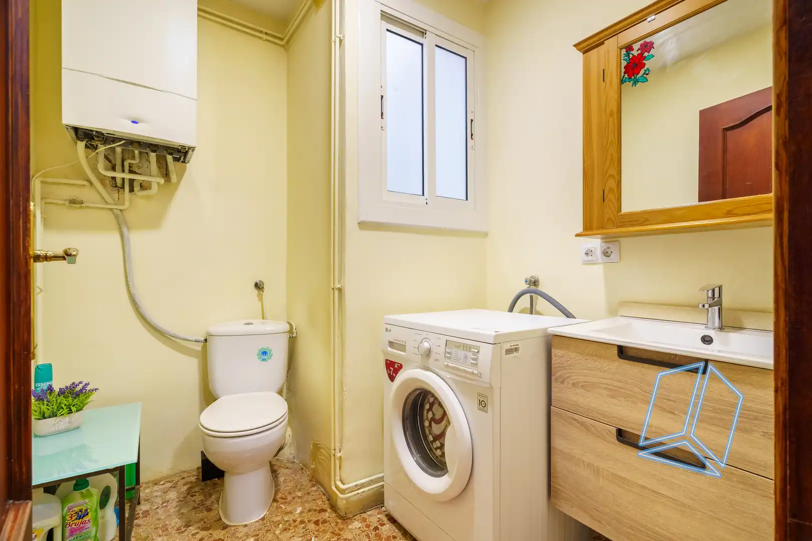 Badezimmer von Wohnung zum Verkauf in Gavà mit Abstellraum und Balkon