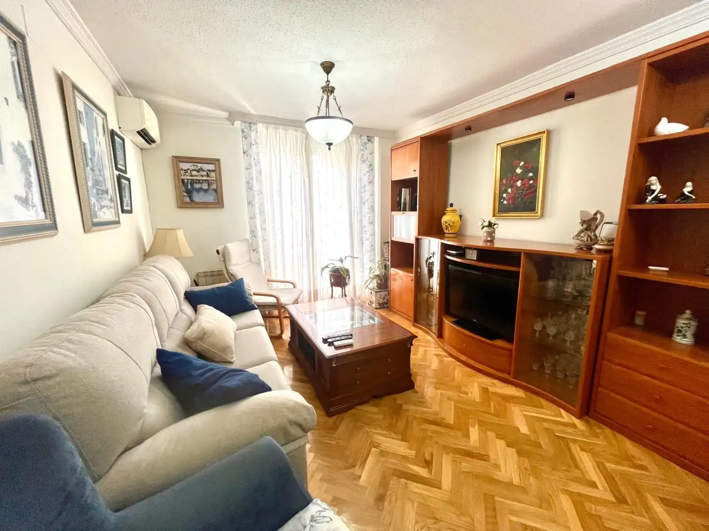 Sala d'estar de Pis en venda en Aranjuez amb Aire condicionat