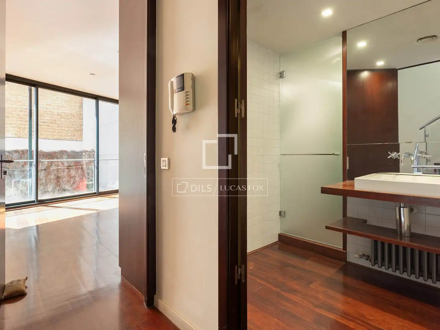 Houses for sale in Barcelona  with Air Conditioner, Terrace and Storage room