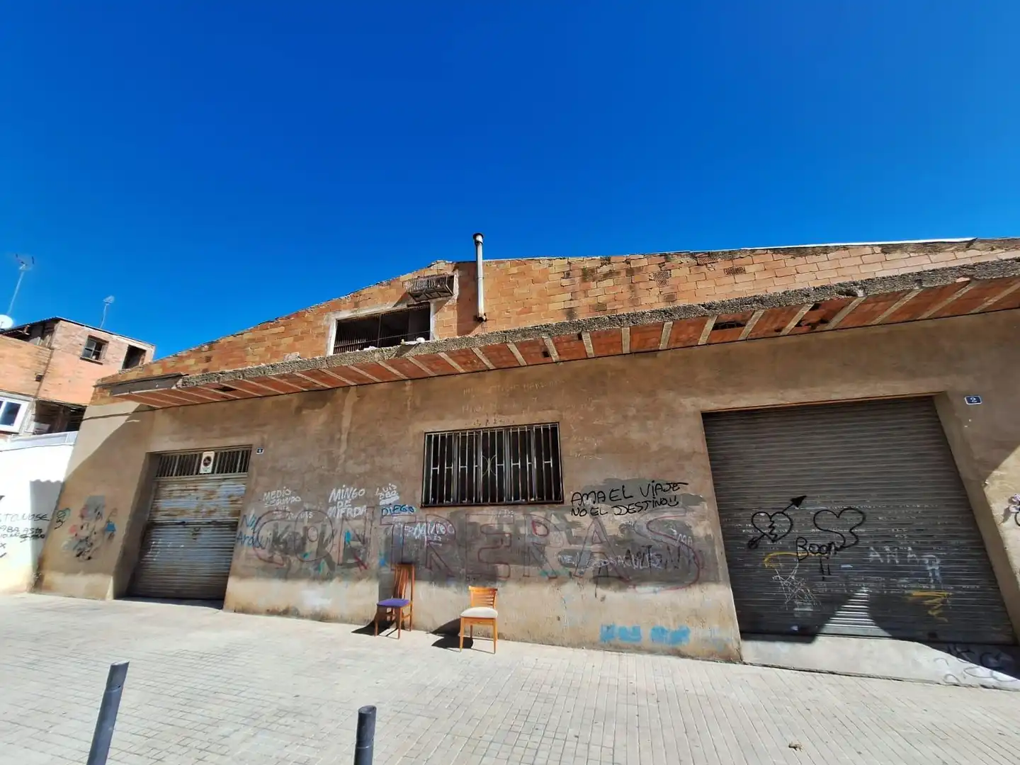 Vista exterior de Local en venda en Sabadell