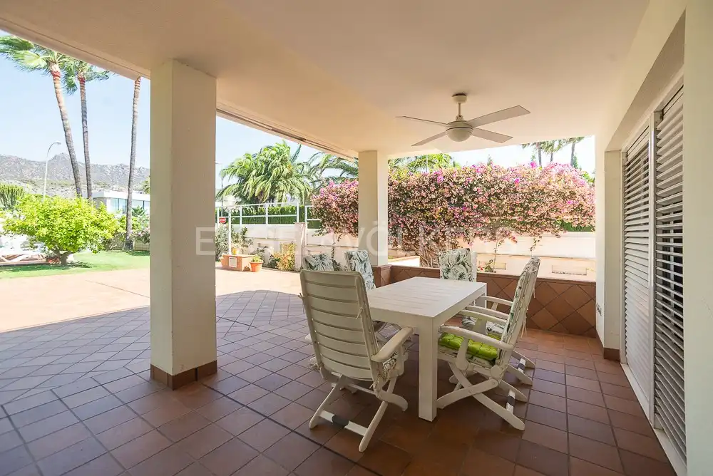 Terrassa de Casa o xalet en venda en Benicasim / Benicàssim amb Calefacció, Jardí privat i Terrassa