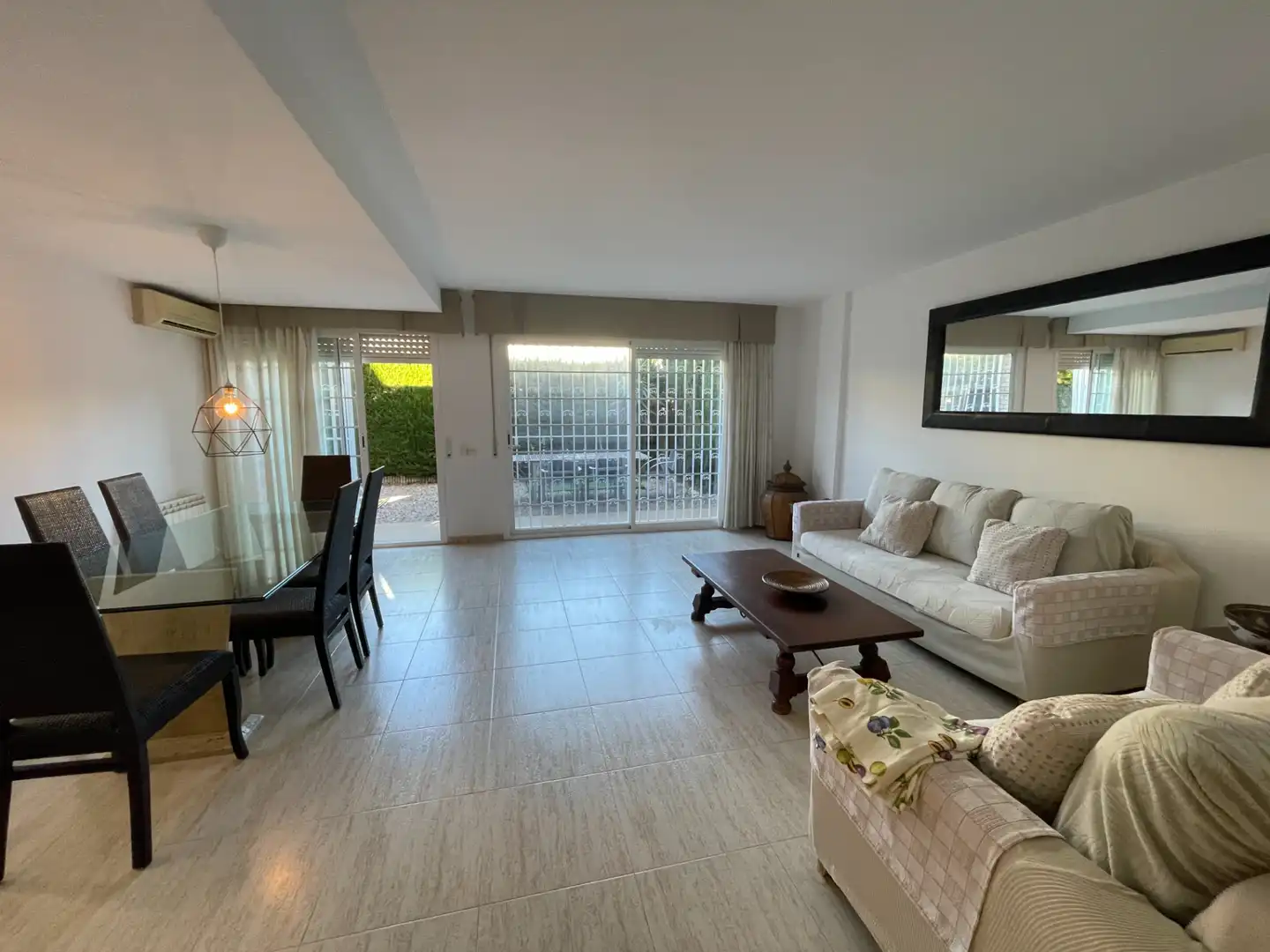 Semi-detached house with terrace for sale in Carrer de Pere Vergés 29