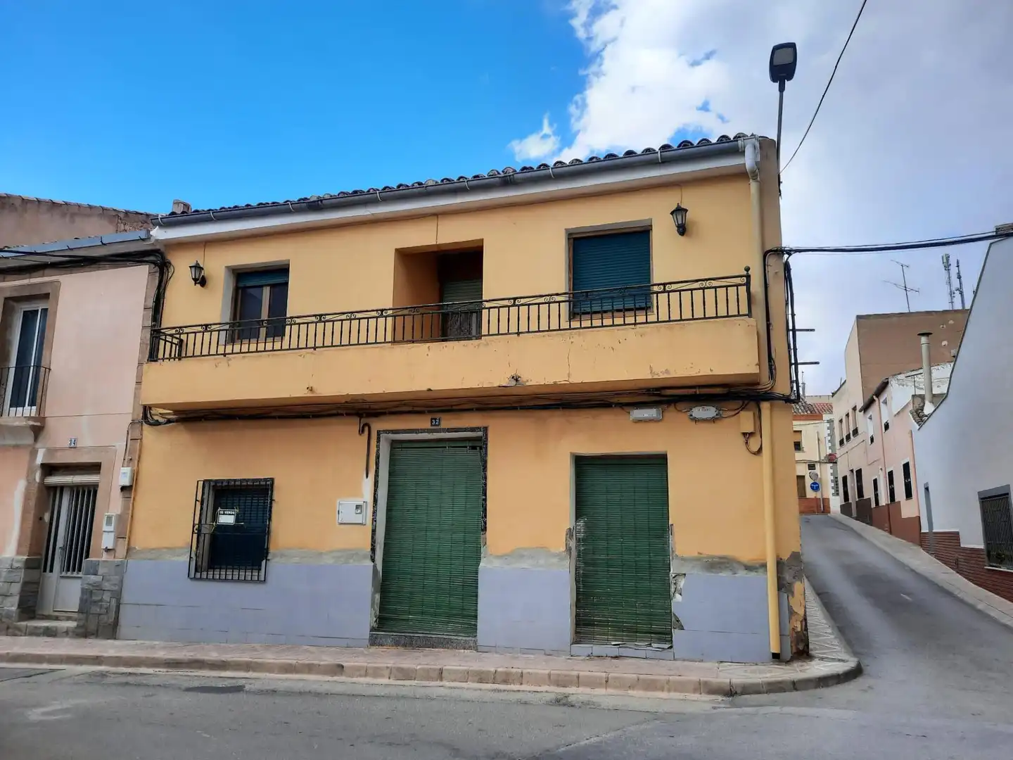 House with terrace for sale in Montealegre del Castillo