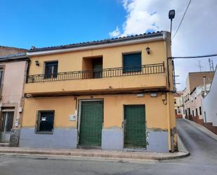 Exterior view of House or chalet for sale in Montealegre del Castillo  with Terrace, Storage room and Balcony