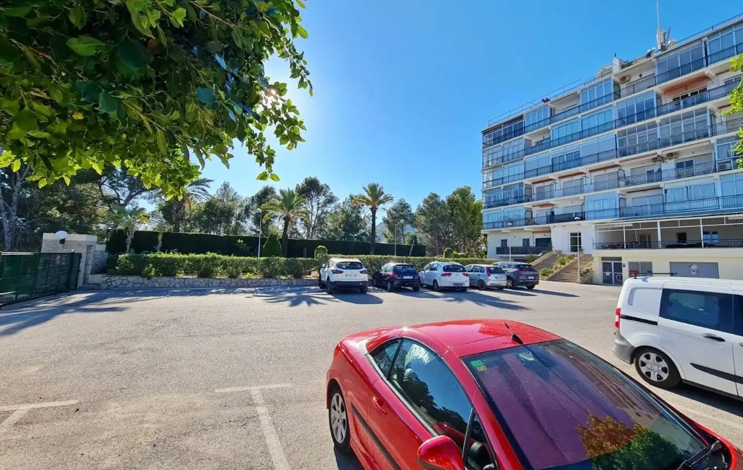 Aparcament de Apartament en venda en La Nucia amb Piscina comunitària