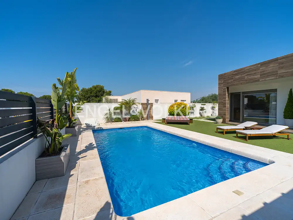 Piscina de Casa o chalet en venta en Santa Pola con Aire acondicionado, Calefacción y Jardín privado