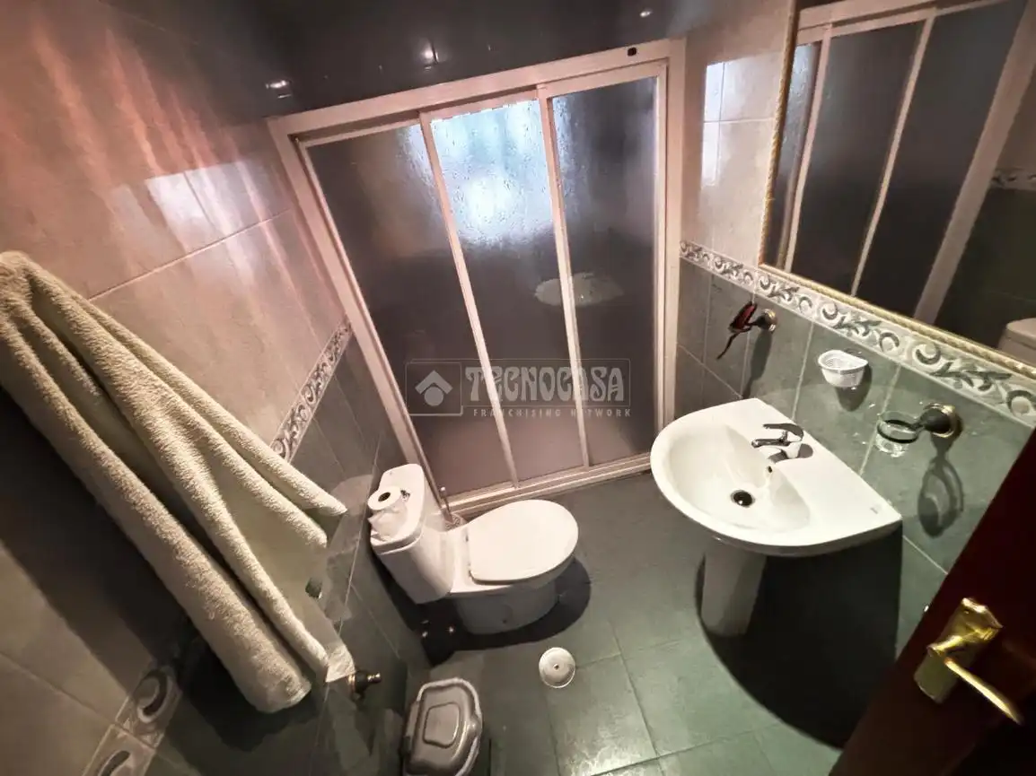 Bany de Casa o xalet en venda en Badajoz amb Aire condicionat i Terrassa