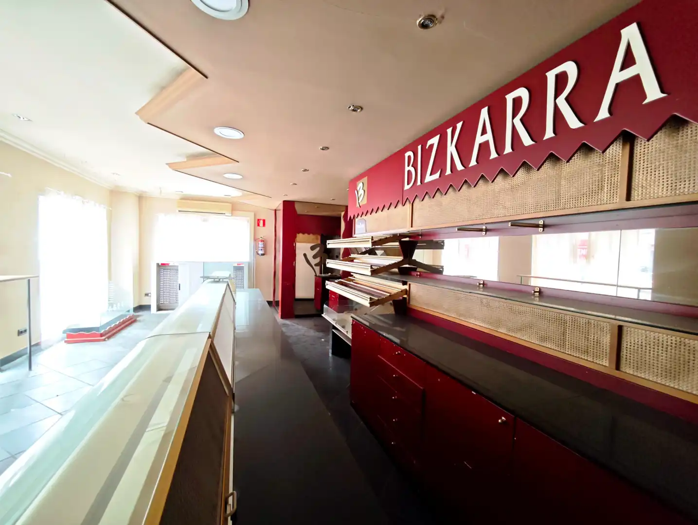 Commercial properties for sale in Durango  with Air Conditioner, Heating and Furnished