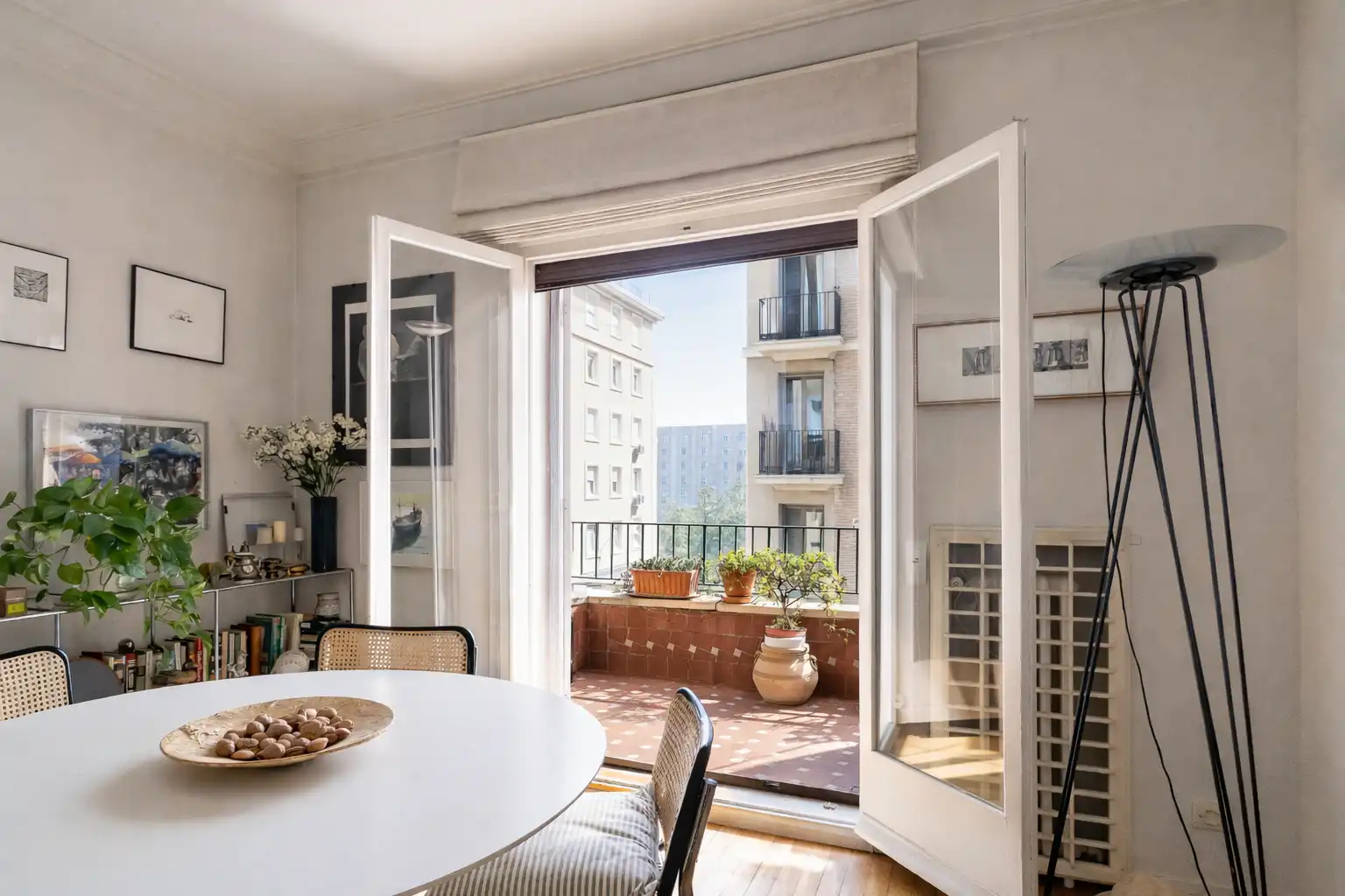 Balcony of Flat for sale in  Madrid Capital  with Air Conditioner, Heating and Parquet flooring