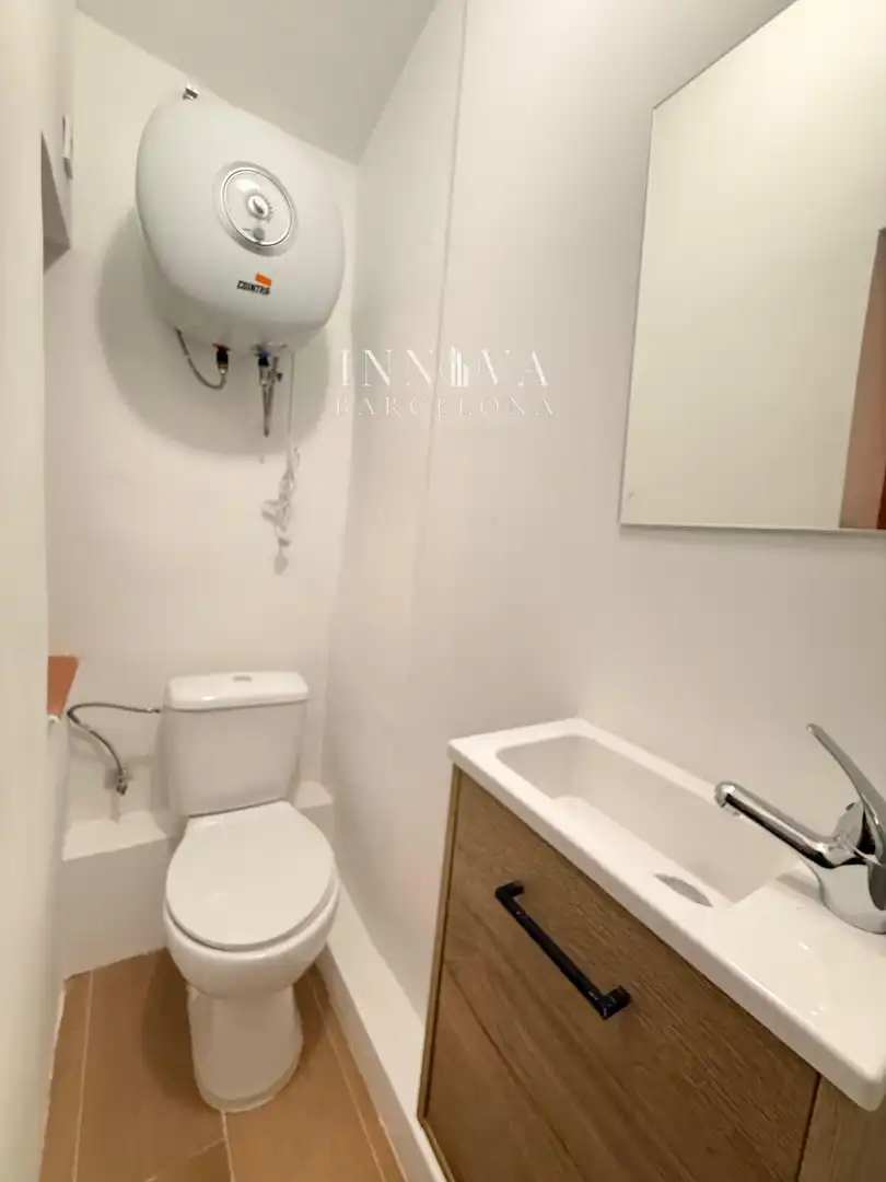 Baño de Piso en venta en Barcelona con Aire acondicionado, Calefacción y Amueblado