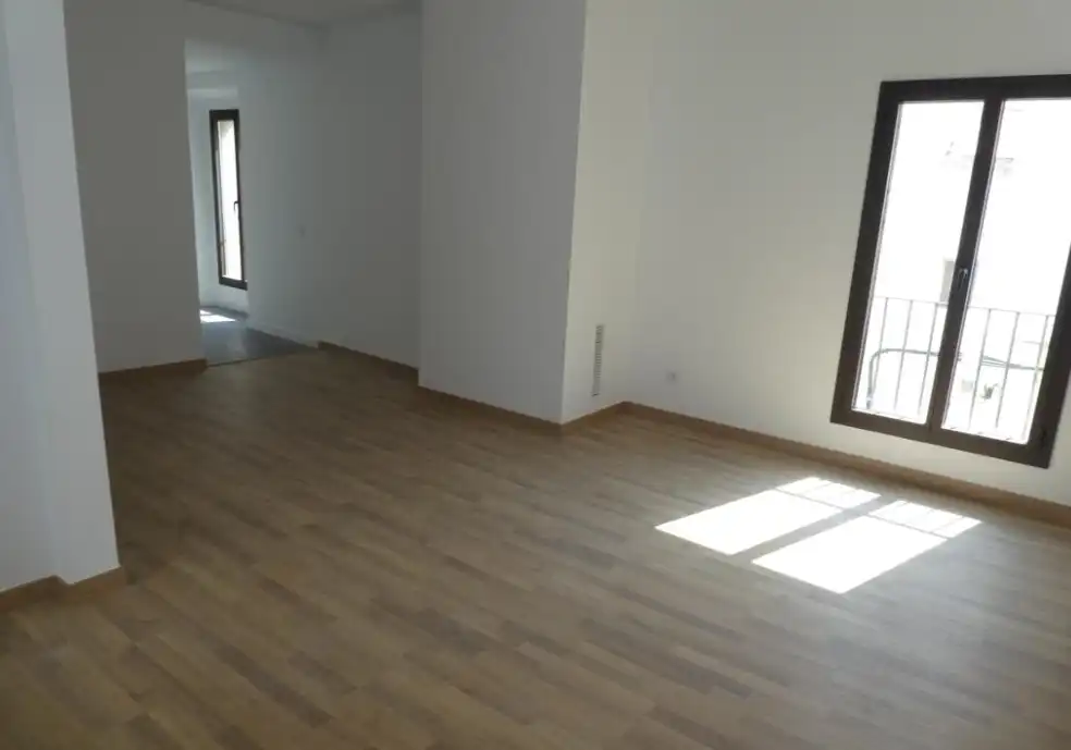 Sala de estar de Dúplex en venta en Vilanova i la Geltrú con Aire acondicionado, Calefacción y Parquet