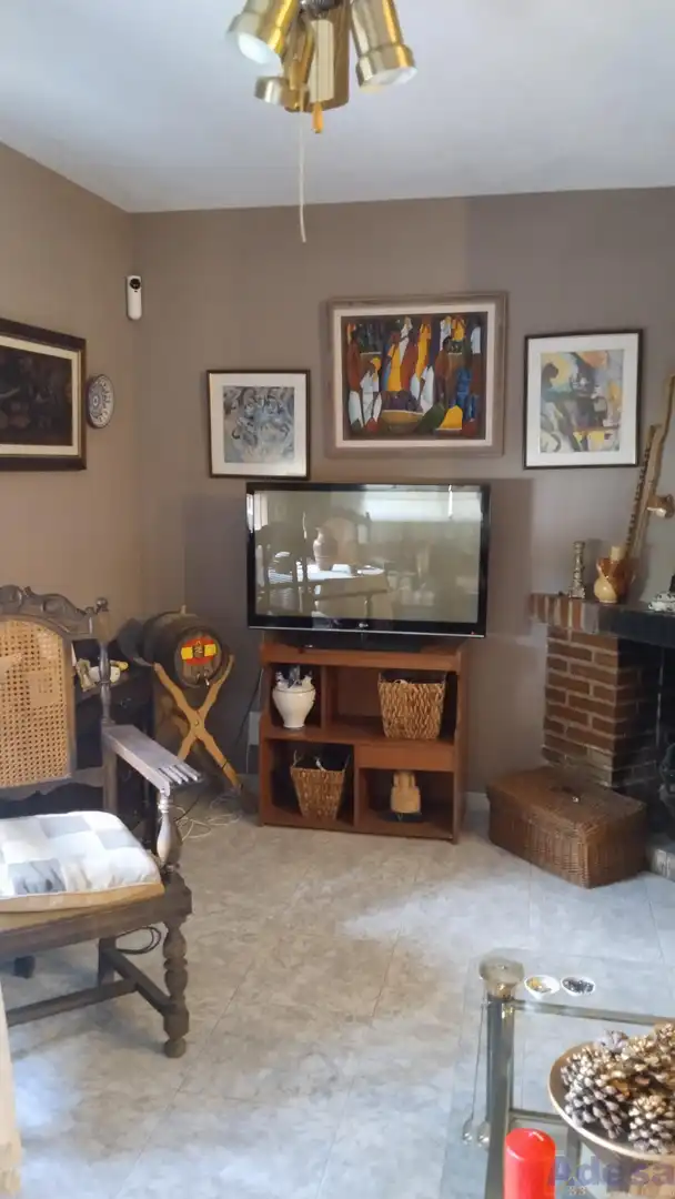 Sala de estar de Casa o chalet en venta en Almorox con Calefacción, Trastero y Piscina