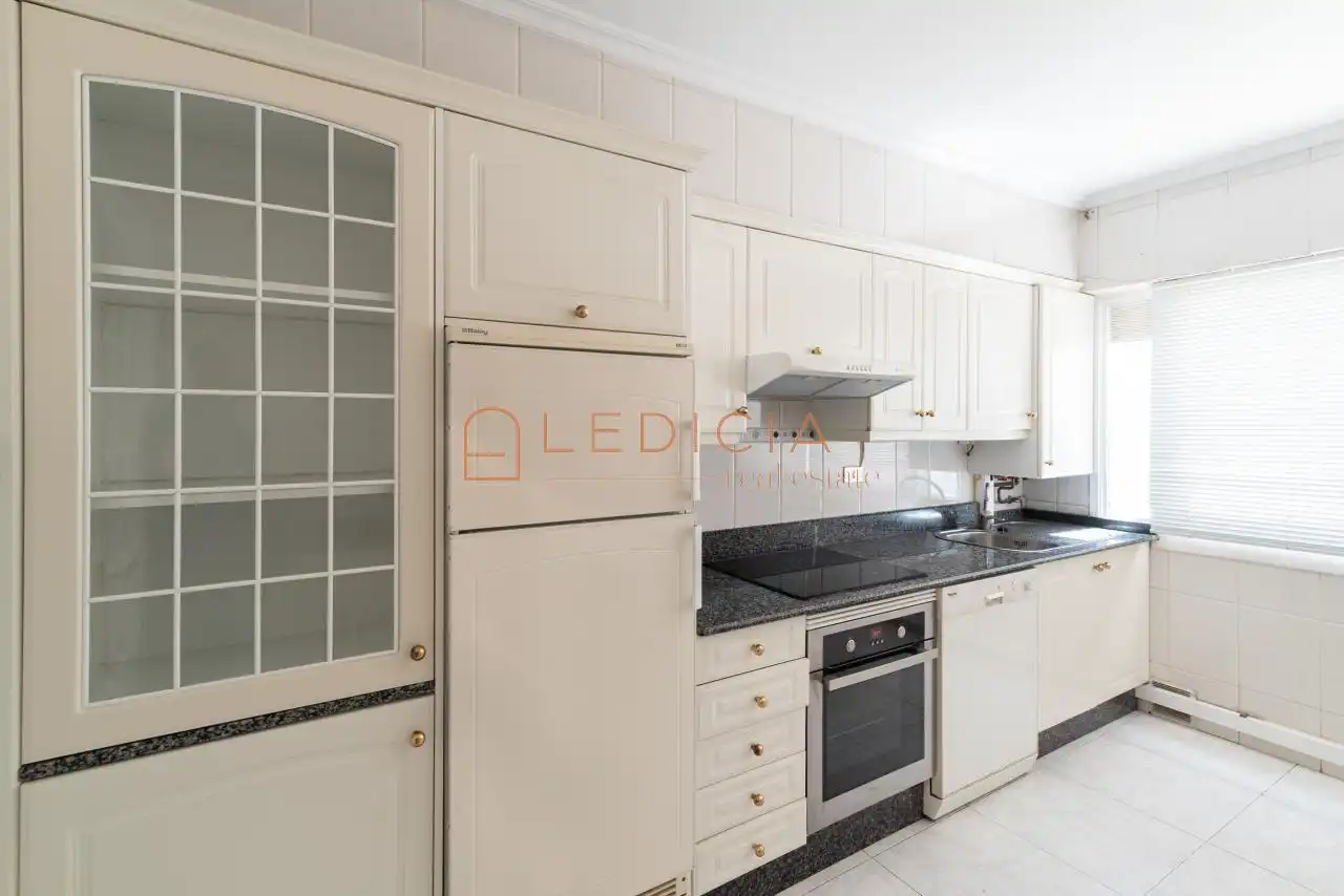 Piso en venta en García Barbón, 114, Centro - Areal