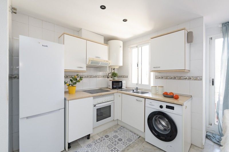 Cuina de Dúplex en venda en Fuengirola amb Aire condicionat, Terrassa i Piscina