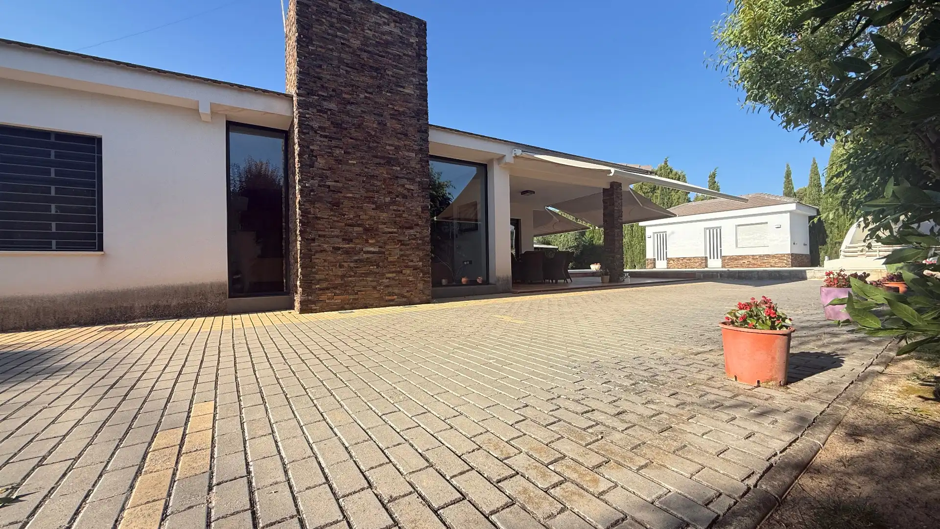 Außenansicht von Haus oder Chalet zum Verkauf in Albacete mit Klimaanlage, Heizung und Privatgarten