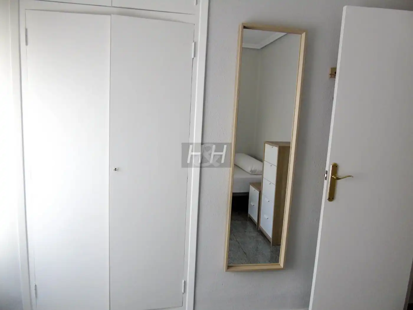 Bedroom of Flat for rent in Burjassot  with Balcony