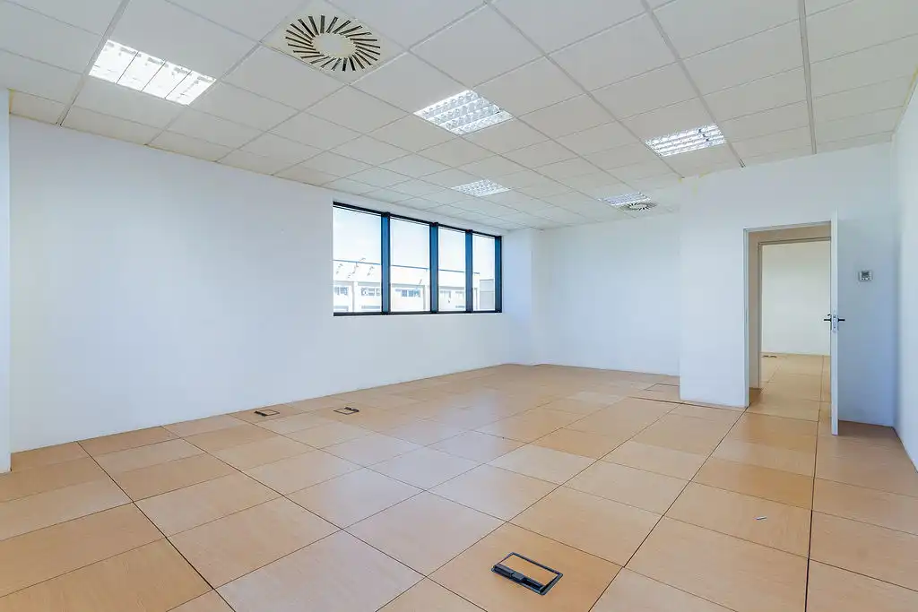 Business premises for sale in Av Vía Láctea, imagen 24