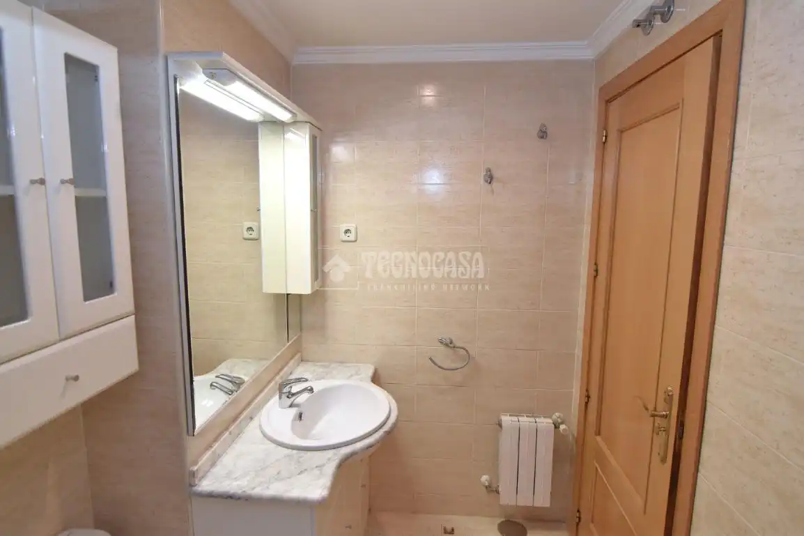 Baño de Piso en venta en Boadilla del Monte con Jardín privado