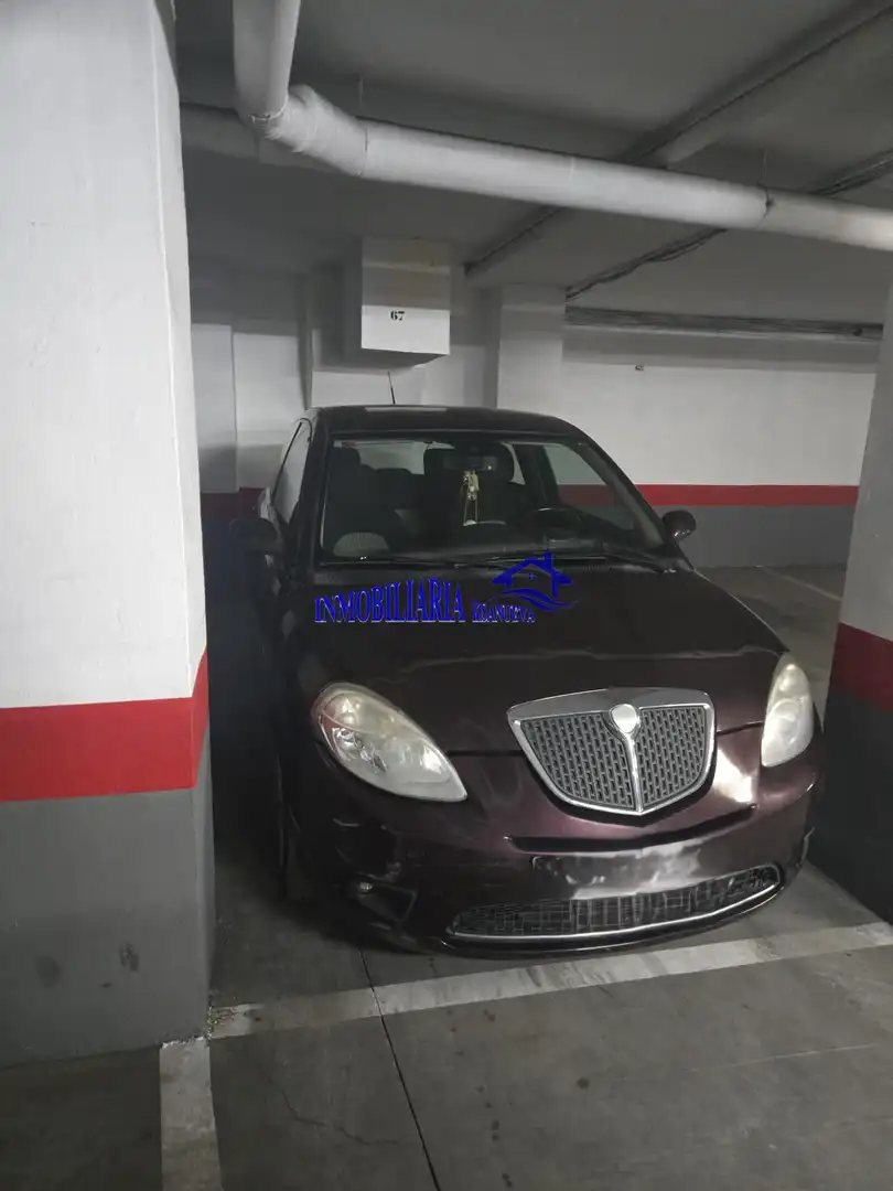Einzelparkplatz zur Miete in Centro