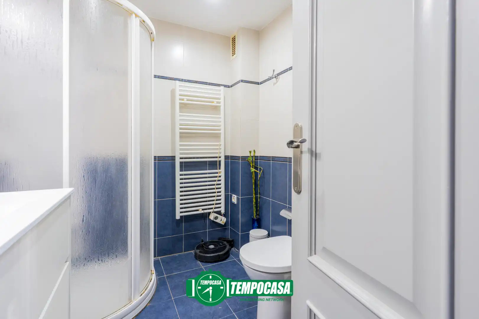 Baño de Piso en venta en Silla con Aire acondicionado, Calefacción y Amueblado