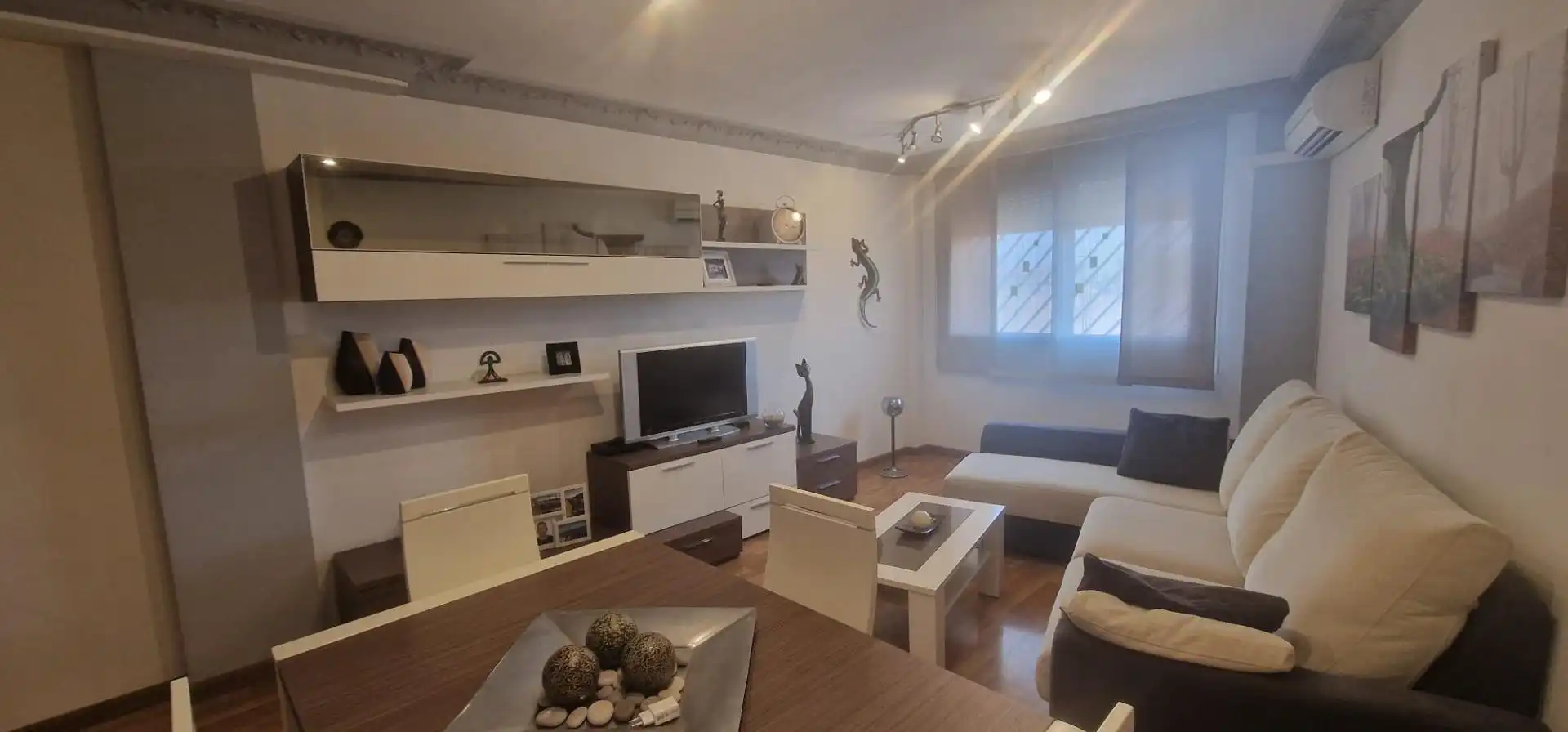 Wohnzimmer von Erdgeschoss zum Verkauf in Xirivella mit Klimaanlage, Terrasse und Abstellraum