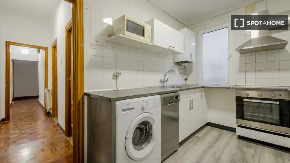 Room in Ciudad Jardín