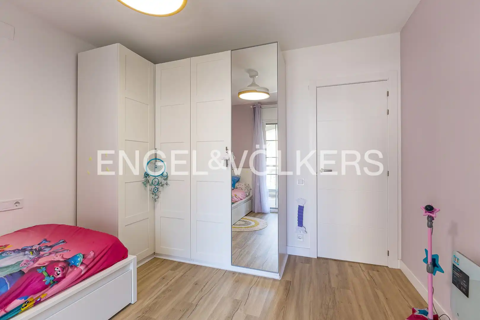 Habitación de Casa o chalet en venta en Vilanova i la Geltrú con Aire acondicionado, Calefacción y Terraza