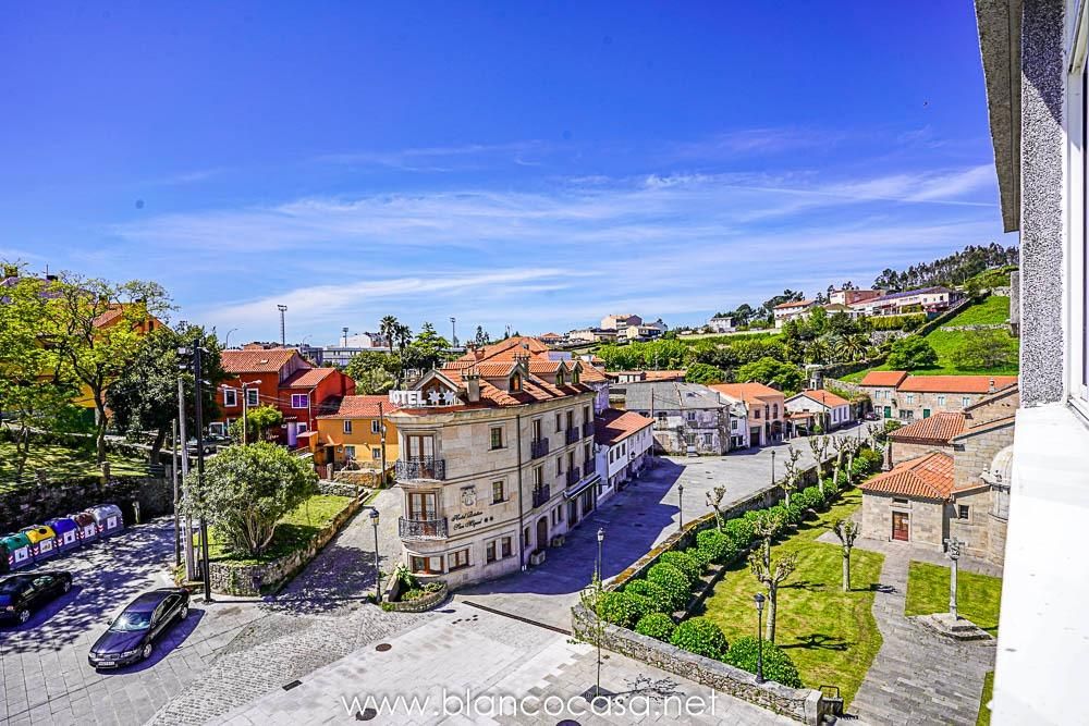 Vista exterior de Edificio en venta en Arteixo