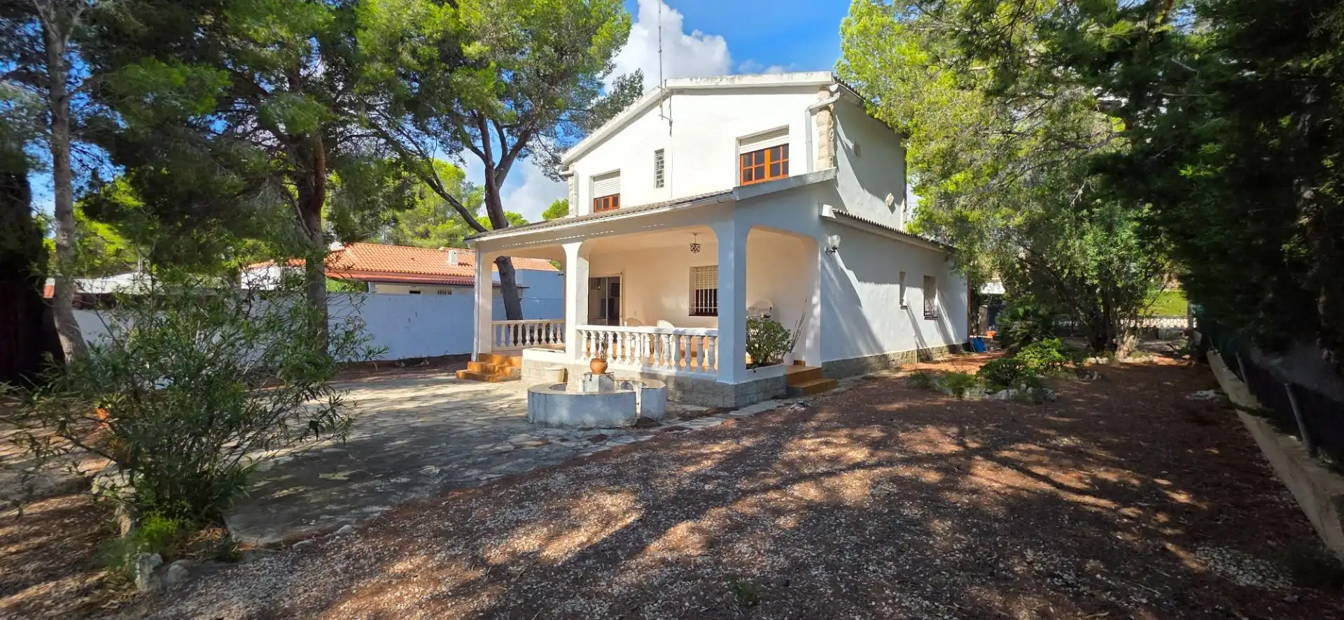Vista exterior de Casa o xalet en venda en L'Ametlla de Mar  amb Jardí privat i Terrassa