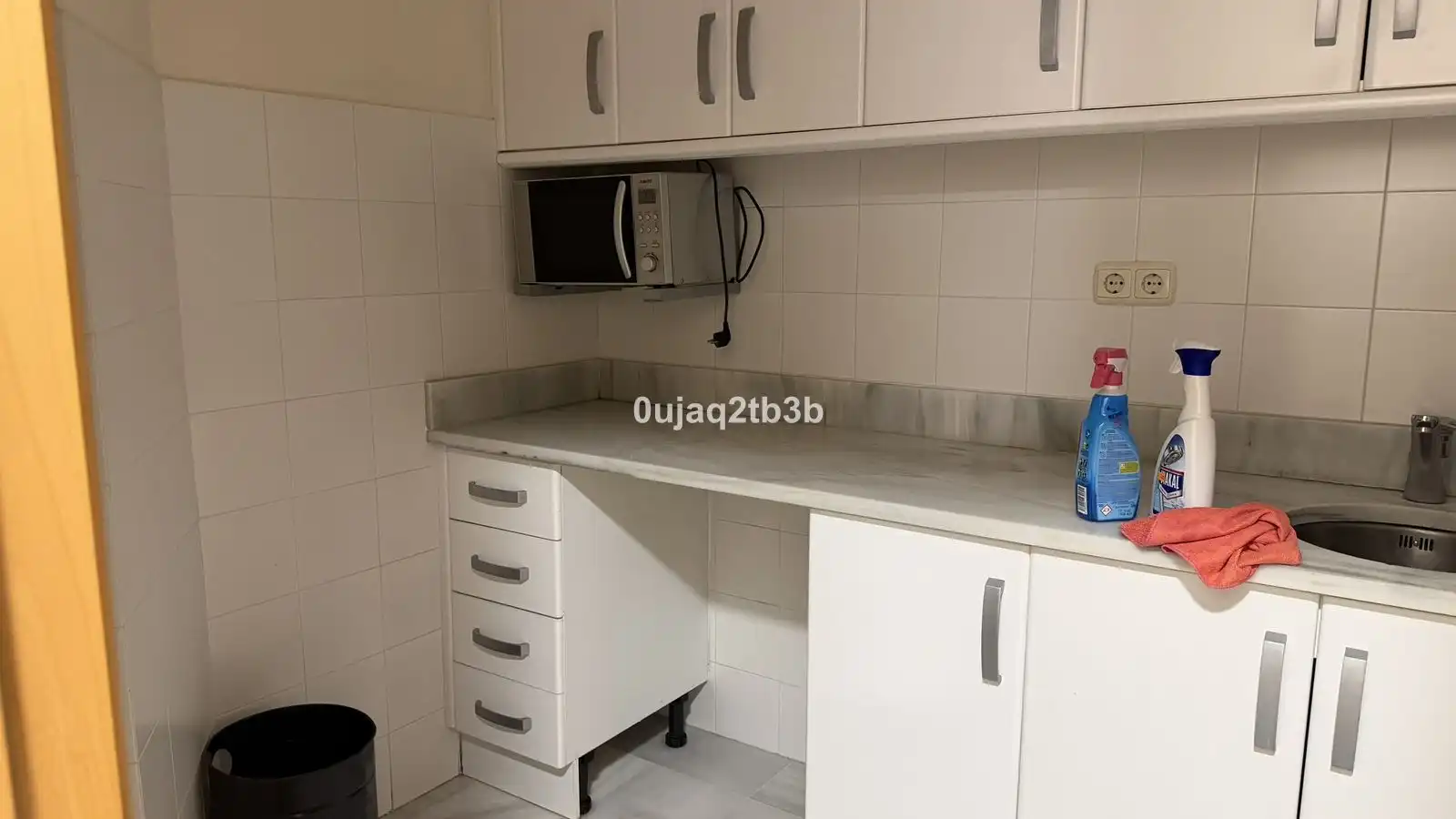 Cuina de Oficina en venda en Marbella amb Aire condicionat