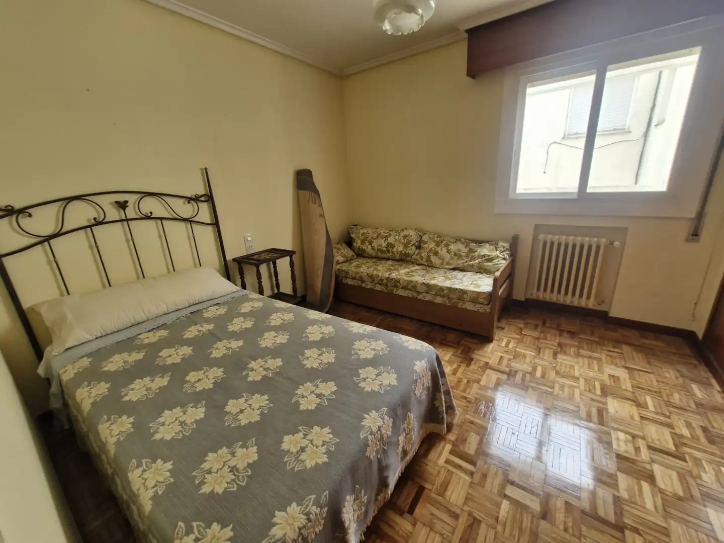 Bedroom of Flat for sale in Ourense Capital   with Heating, Parquet flooring and Terrace