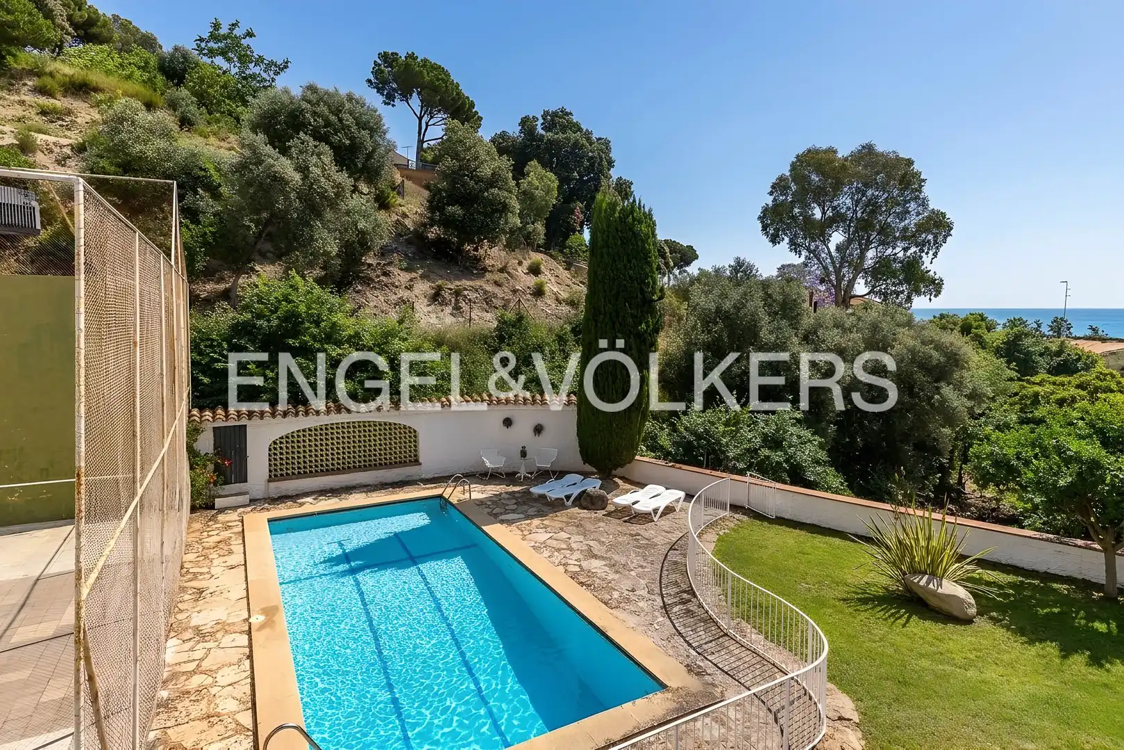 Piscina de Casa o xalet en venda en Premià de Dalt amb Calefacció, Jardí privat i Terrassa