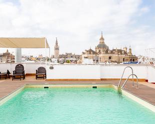 Swimming pool of Apartment for sale in  Sevilla Capital  with Air Conditioner and Swimming Pool