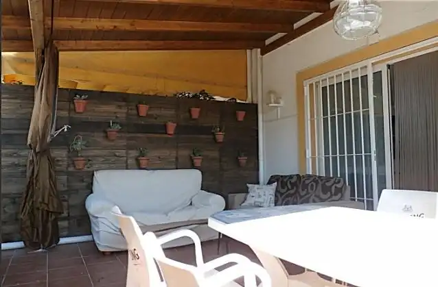Casa aparellada amb jardí en venda a Coloma, imagen 3