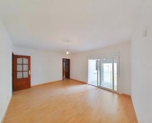 Living room of Flat for sale in Barberà del Vallès  with Terrace, Oven and Washing machine