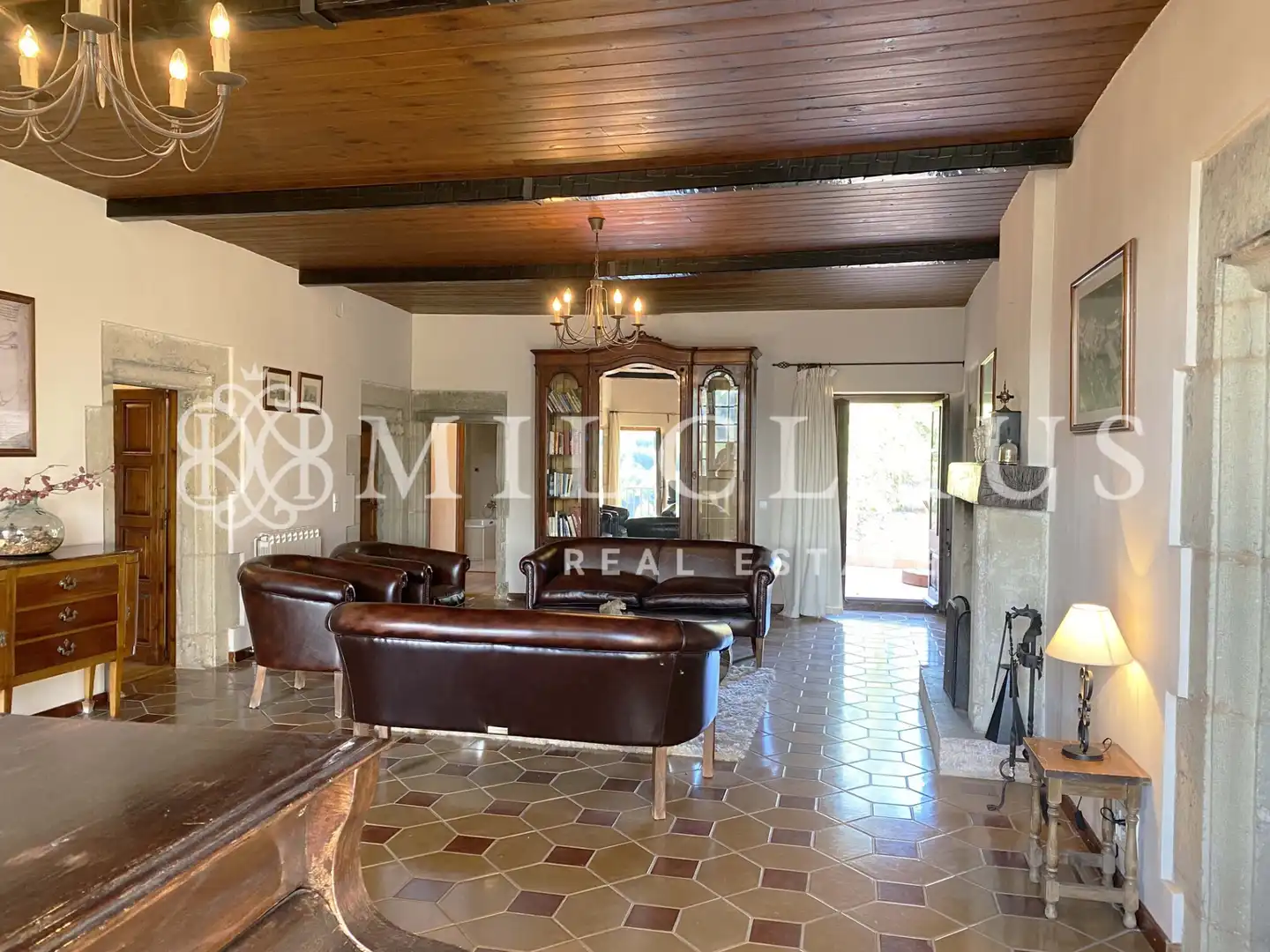 Sala d'estar de Finca rústica en venda en Talamanca amb Aire condicionat, Calefacció i Jardí privat