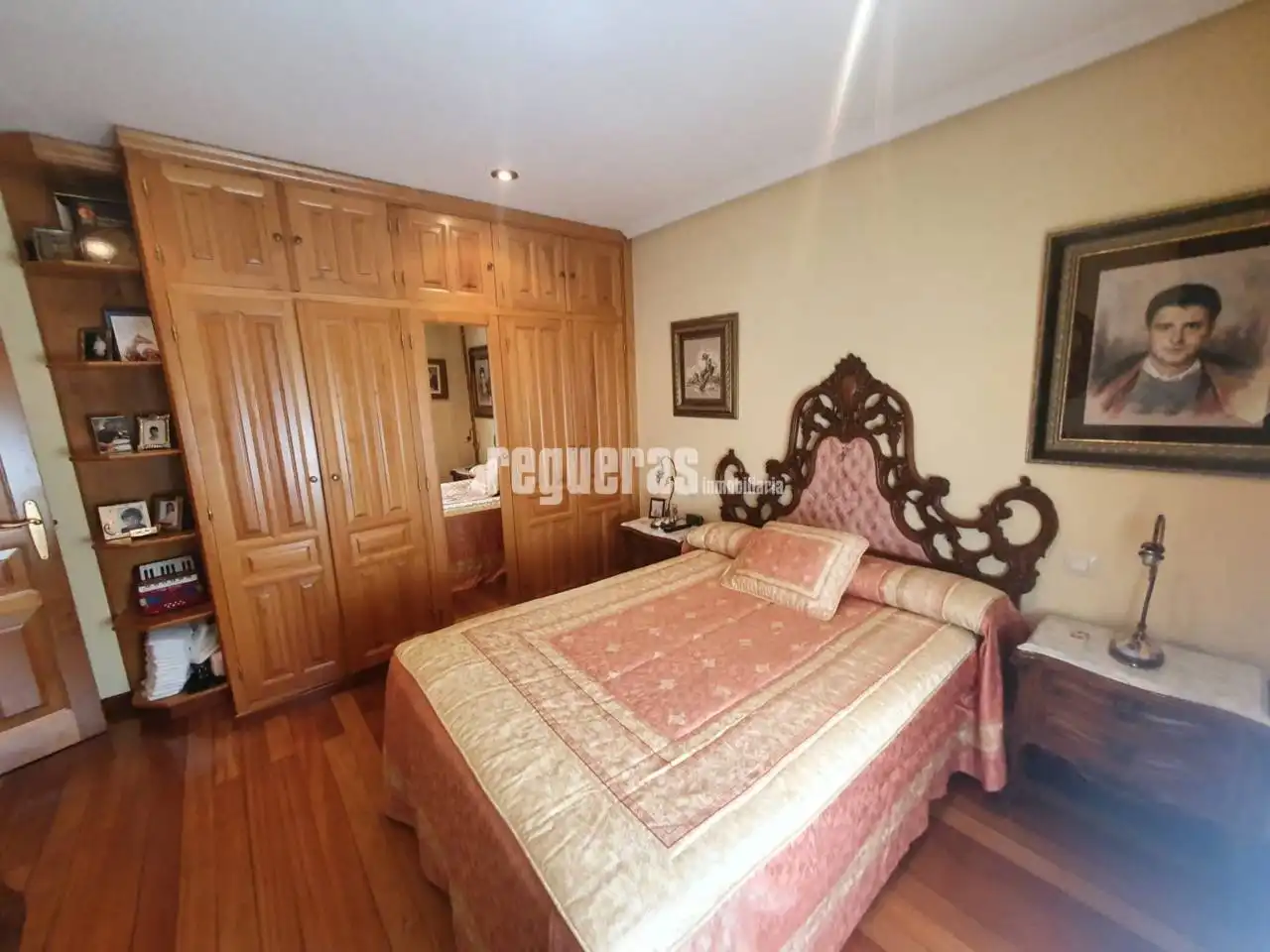 Habitación de Casa o chalet en venta en Avilés con Calefacción, Parquet y Terraza