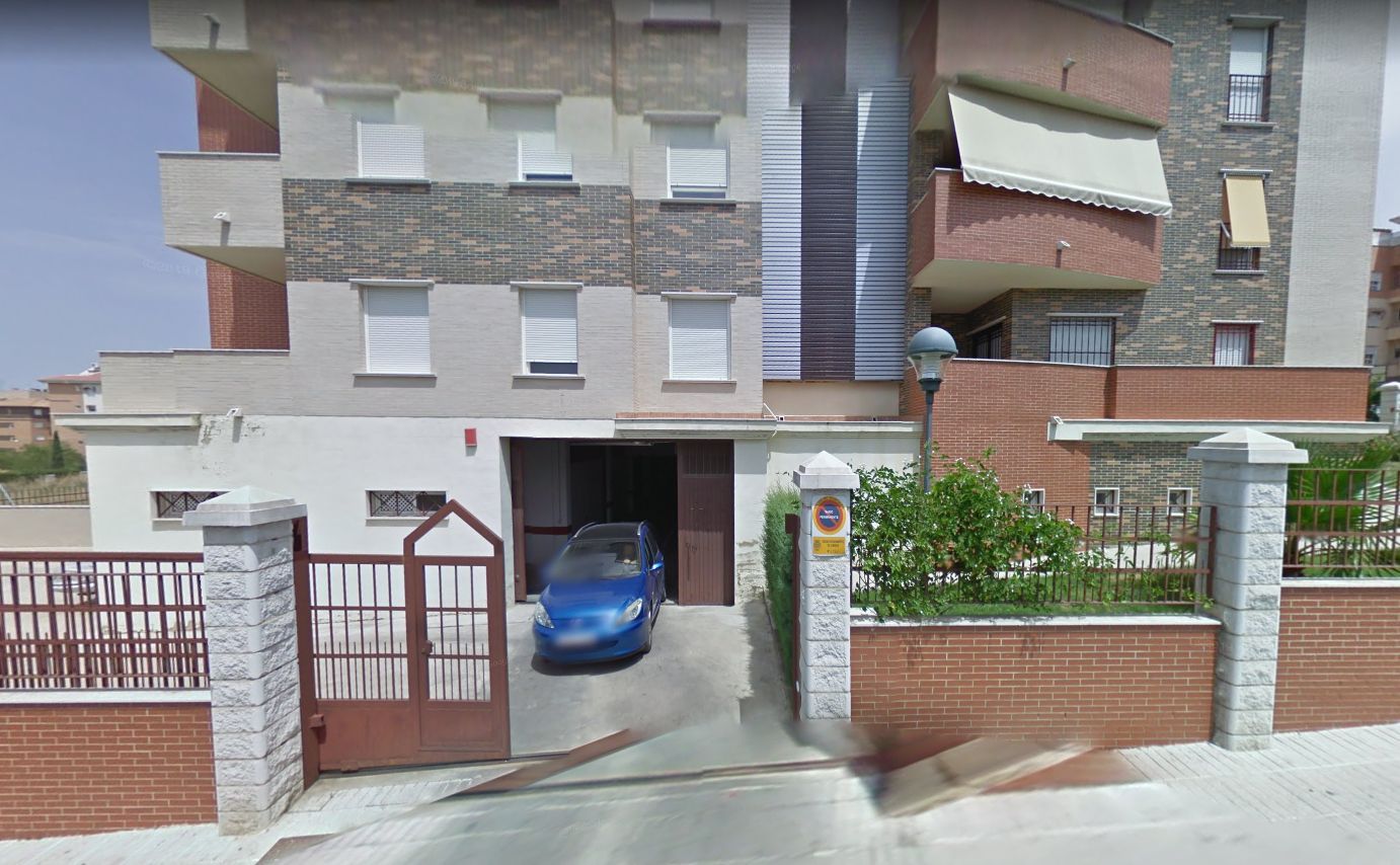 Exterior view of Garage to rent in Linares
