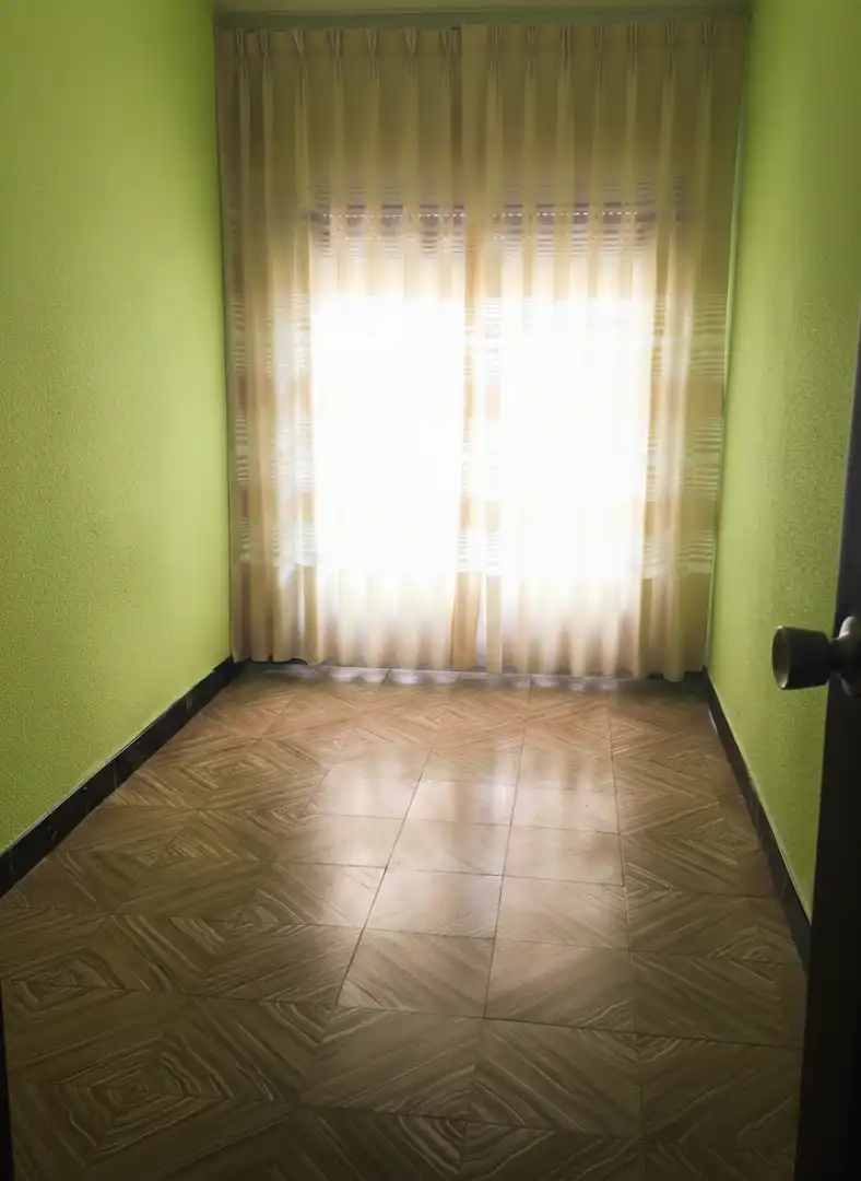 Dormitori de Casa o xalet en venda en Zaragoza amb Calefacció