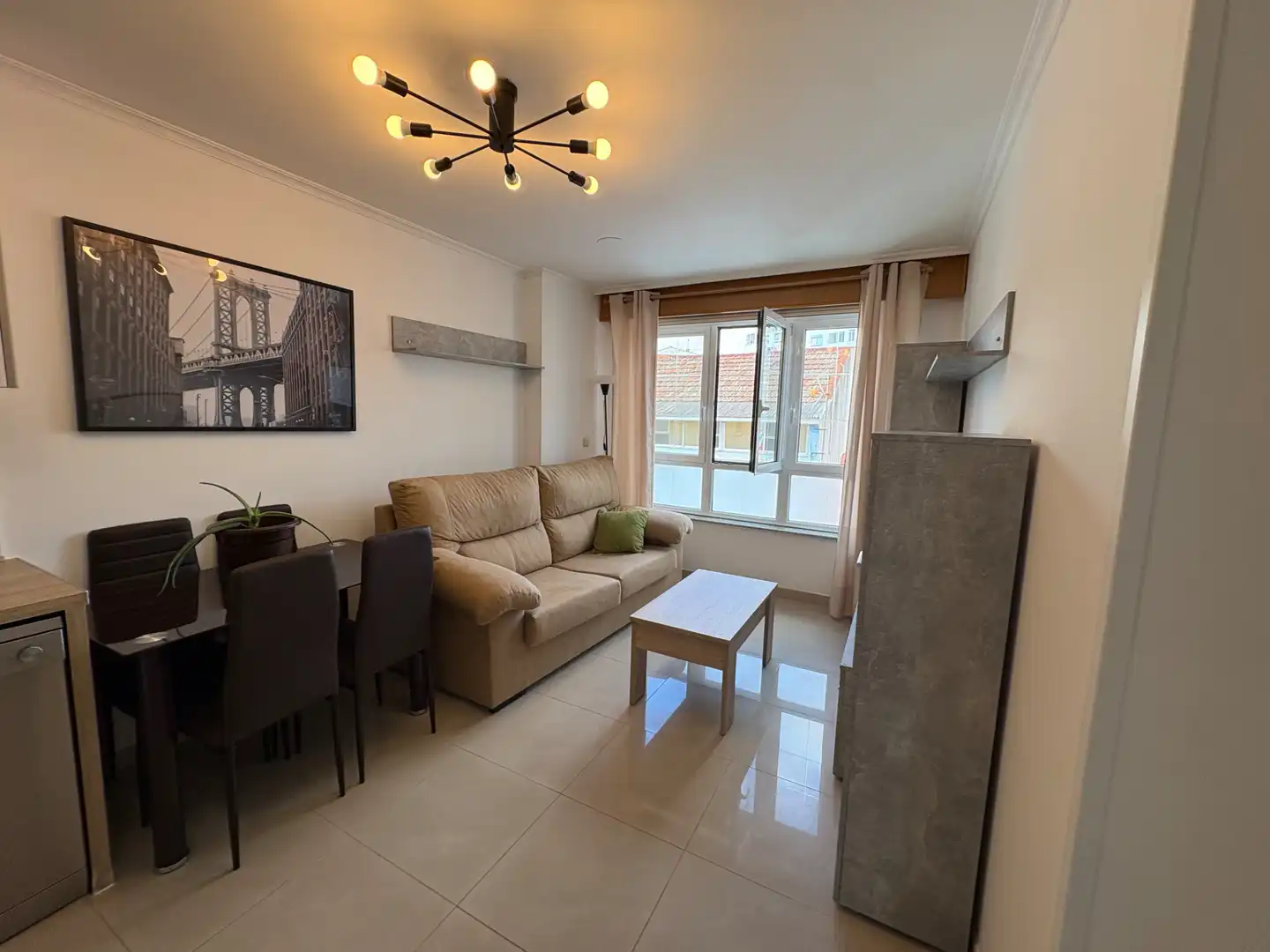 Wohnzimmer von Wohnung zur Miete in Ferrol mit Heizung, Abstellraum und Möbliert