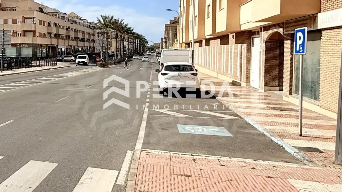 Vista exterior de Apartament en venda en Roquetas de Mar