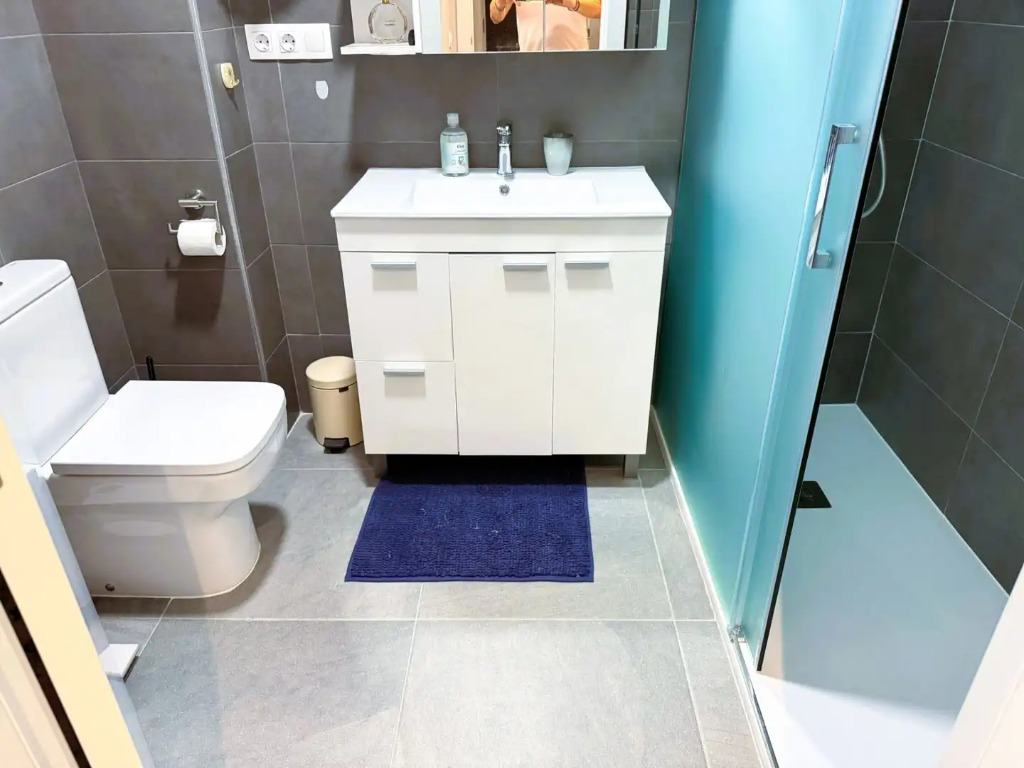 Bathroom of Flat for sale in Almuñécar  with Air Conditioner, Heating and Terrace