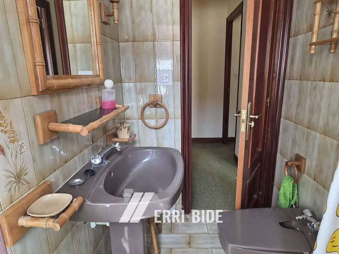 Baño de Piso en venta en Mungia con Trastero