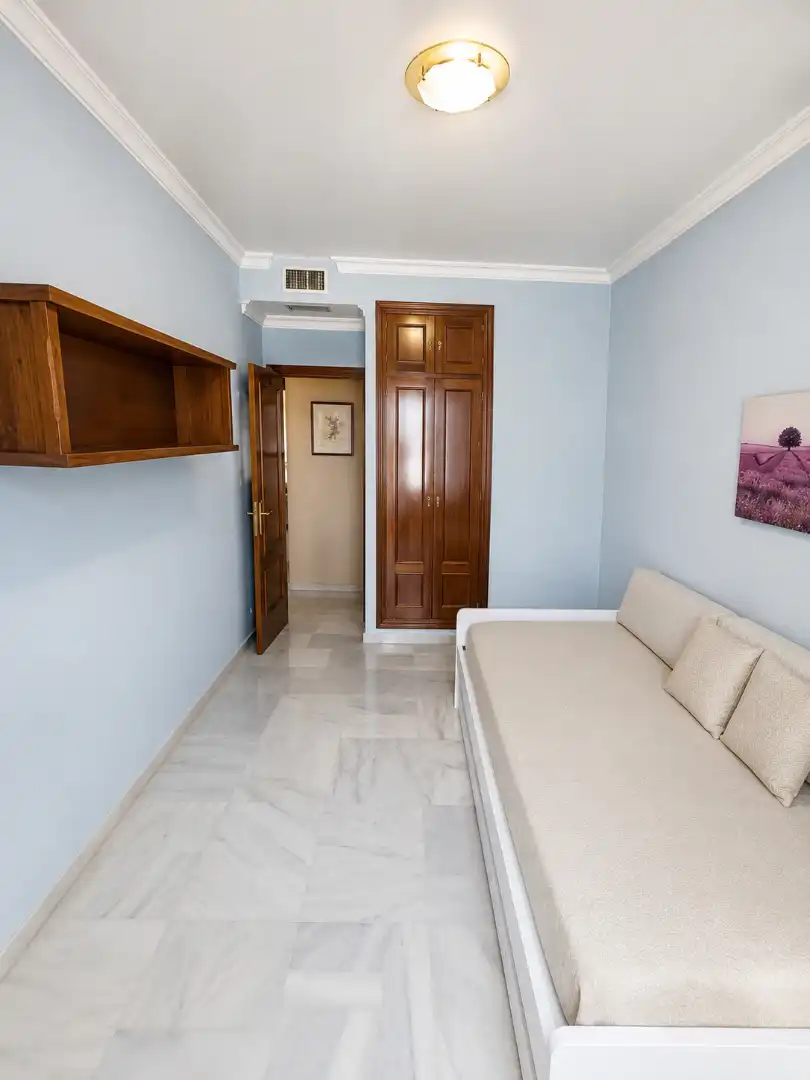 Habitación de Piso en venta en Sanlúcar la Mayor con Terraza, Balcón y Internet